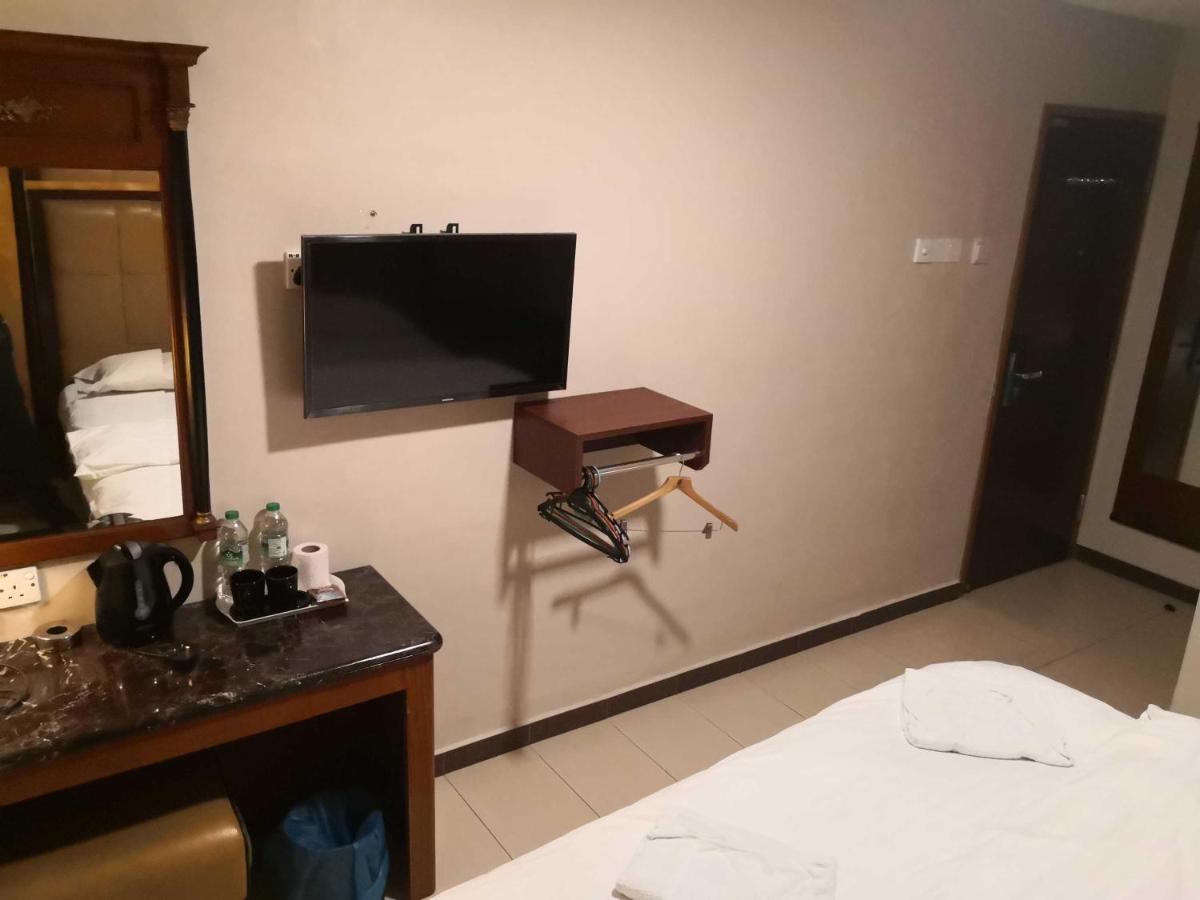 Hotel Bliss Skudai Kültér fotó